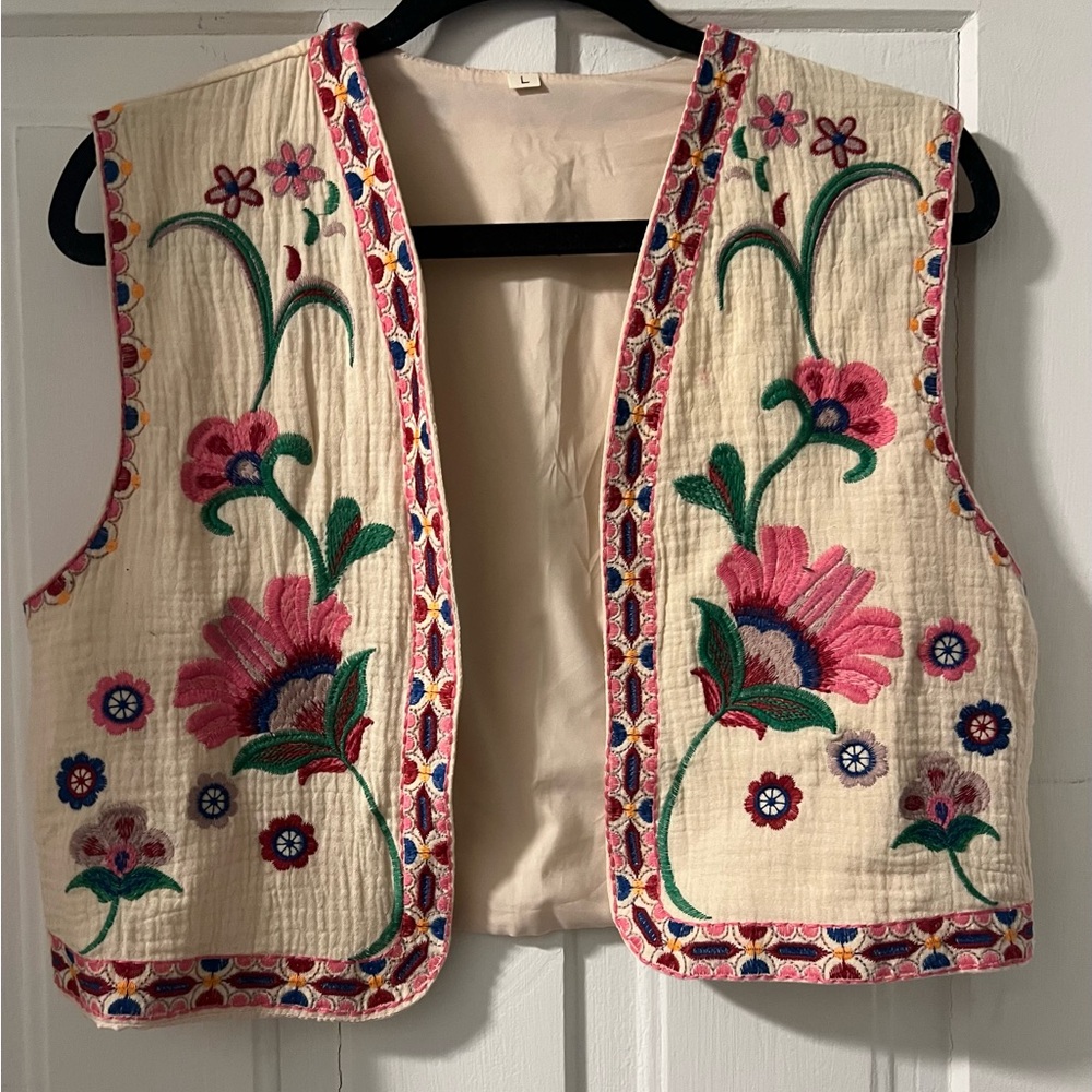 Embroidered Floral Cotton Vest in Cream and Pink